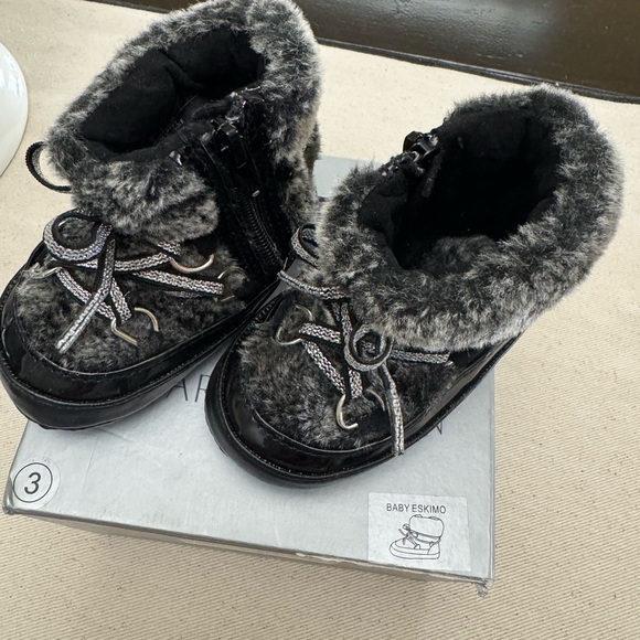 Stuart Weitzman Girls' Baby Snowboot-K Boot - Picture 1 of 5